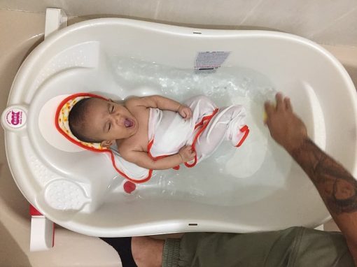 Bañera Bebé Cubeta ergonómica Onda Baby Rosa con respaldo Ok Baby